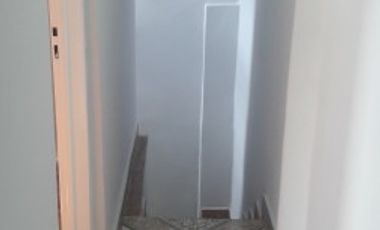WILDE, AVELLANEDA. ALQUILER DE DPTO. TIPO CASA DE 3 AMBIENTES Y TERRAZA.