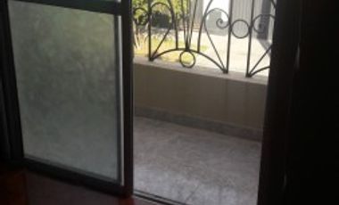 WILDE, AVELLANEDA. ALQUILER DE DPTO. TIPO CASA DE 3 AMBIENTES Y TERRAZA.