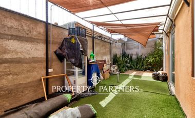 Acogedora casa sector Costa Laguna con local Comercial