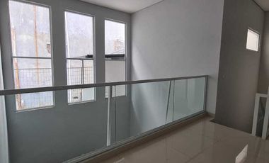 Disewakan Rumah Baru Singgasana Pradana Mekarwangi Bandung