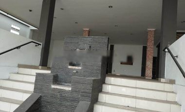Disewakan Rumah Cocok Untuk Usaha Mainroad Jln. Sutami Bandung Utara