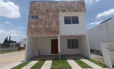 VENTA DE CASA FINSA Y VW