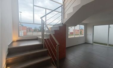 VENTA DE CASA FINSA Y VW