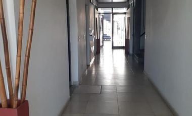 Oficina en venta con renta, SOBRE COLECTORA oeste, ideal inversión - Ingeniero Maschwitz.