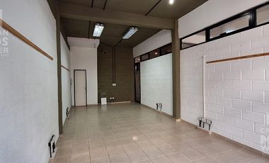 Oficina en venta con renta, SOBRE COLECTORA oeste, ideal inversión - Ingeniero Maschwitz.