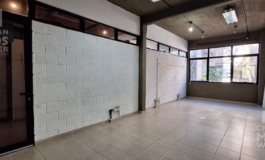 Oficina en venta con renta, SOBRE COLECTORA oeste, ideal inversión - Ingeniero Maschwitz.