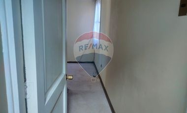 ENORME CASA A LA VENTA EN LA REINA