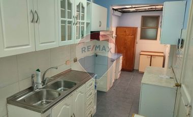 ENORME CASA A LA VENTA EN LA REINA