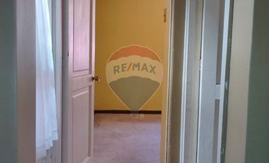 ENORME CASA A LA VENTA EN LA REINA