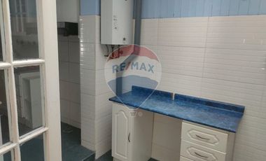 ENORME CASA A LA VENTA EN LA REINA