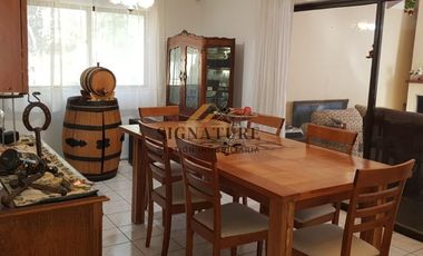 CASA DE CAMPO ENTRE VIÑAS, PANQUEHUE