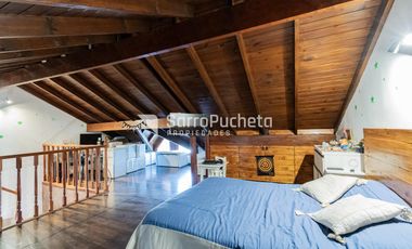 Venta triplex 5 ambientes con patio y cochera en Castelar.