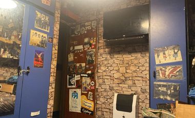 Casa de cinco ambientes con patio cerrado a la venta en Quilmes Oeste