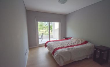 Casa en venta - 3 dormitorios 3 baños - 195mts2 - Guillermo E. Hudson, Berazategui