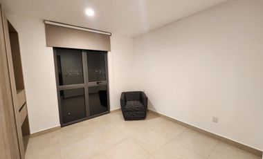 DEPARTAMENTO AMUEBLADO EN RENTA SOBRE FRAY JUNIPERO, FRENTE A PASEO QUERETARO