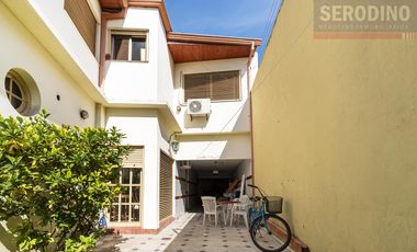 Casa en  Barrio Parque Bernal