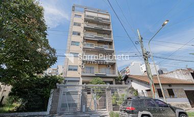 Venta semipiso 3 ambientes con cochera en Morón.