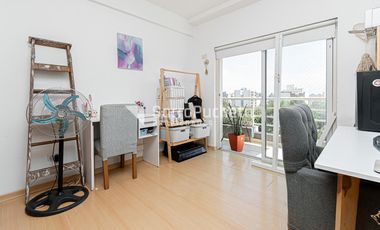 Venta semipiso 3 ambientes con cochera en Morón.