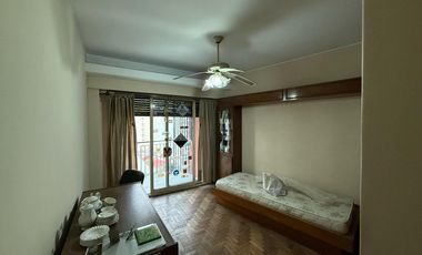 Departamento semipiso cuatro ambientes a la venta en Avellaneda Centro