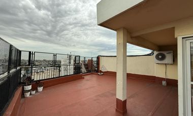 Departamento semipiso cuatro ambientes a la venta en Avellaneda Centro