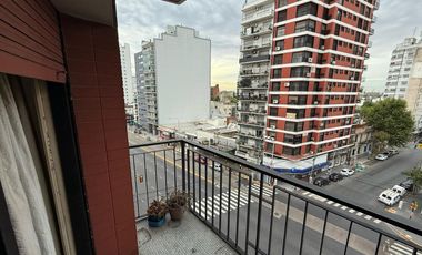 Departamento semipiso cuatro ambientes a la venta en Avellaneda Centro