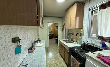 Departamento semipiso cuatro ambientes a la venta en Avellaneda Centro