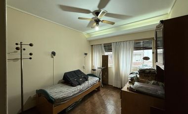 Departamento semipiso cuatro ambientes a la venta en Avellaneda Centro