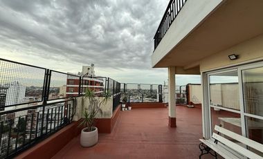 Departamento semipiso cuatro ambientes a la venta en Avellaneda Centro