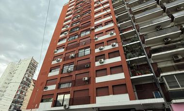 Departamento semipiso cuatro ambientes a la venta en Avellaneda Centro