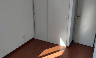 Departamento de tres ambientes con cochera a la venta en Torres Pueyrredon