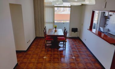 Departamento de tres ambientes con cochera a la venta en Torres Pueyrredon