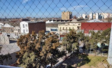 Departamento de tres ambientes con cochera a la venta en Torres Pueyrredon