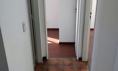 Departamento de tres ambientes con cochera a la venta en Torres Pueyrredon