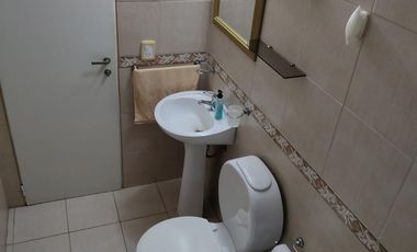 Departamento de tres ambientes con cochera a la venta en Torres Pueyrredon