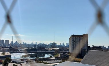 Departamento de tres ambientes con cochera a la venta en Torres Pueyrredon