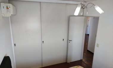 Departamento de tres ambientes con cochera a la venta en Torres Pueyrredon