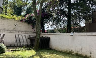 CASA EN VENTA EN LOMAS DE LAS PALMAS