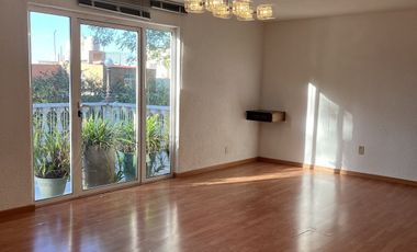 CASA EN VENTA EN LOMAS DE LAS PALMAS