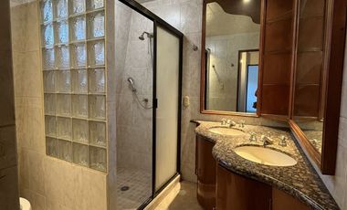 CASA EN VENTA EN LOMAS DE LAS PALMAS