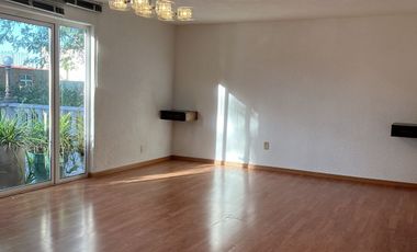 CASA EN VENTA EN LOMAS DE LAS PALMAS