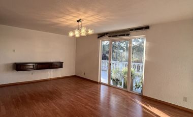 CASA EN VENTA EN LOMAS DE LAS PALMAS