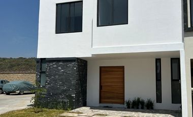 Se Vende Casa en Coto Foret, Zapopan Cerca de la Primavera