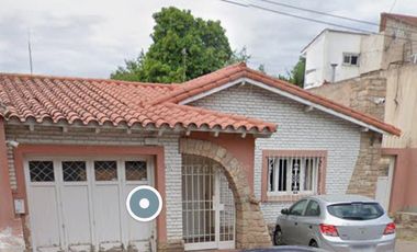 TERRENO CON CASA A DEMOLER BARRIO BOMBAL SUR