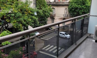 Divina oficina al frente - Super Luminoso y Alegre con Balcon Aterrazado