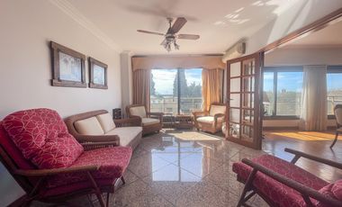 Venta  Piso exclusivo, barrio Martin, Rosario, 4 dormitorios, vista al rio !