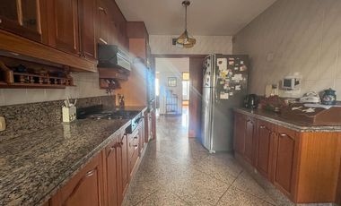 Venta  Piso exclusivo, barrio Martin, Rosario, 4 dormitorios, vista al rio !