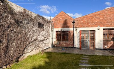 Casa en venta de 3 amb con Jardin y Quincho, Bernal. - apta crédito!