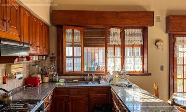 Casa en venta de 3 amb con Jardin y Quincho, Bernal. - apta crédito!