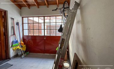 Casa en venta de 3 amb con Jardin y Quincho, Bernal. - apta crédito!