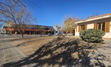 Alquiler - Esquina comercial en el Boulevard, Av. H. Yrigoyen y Casnati